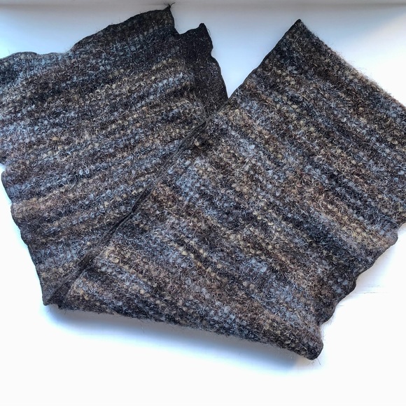 Holt Renfrew Made in Italy Brown Metallic Winter Scarf - Picture 2 of 9